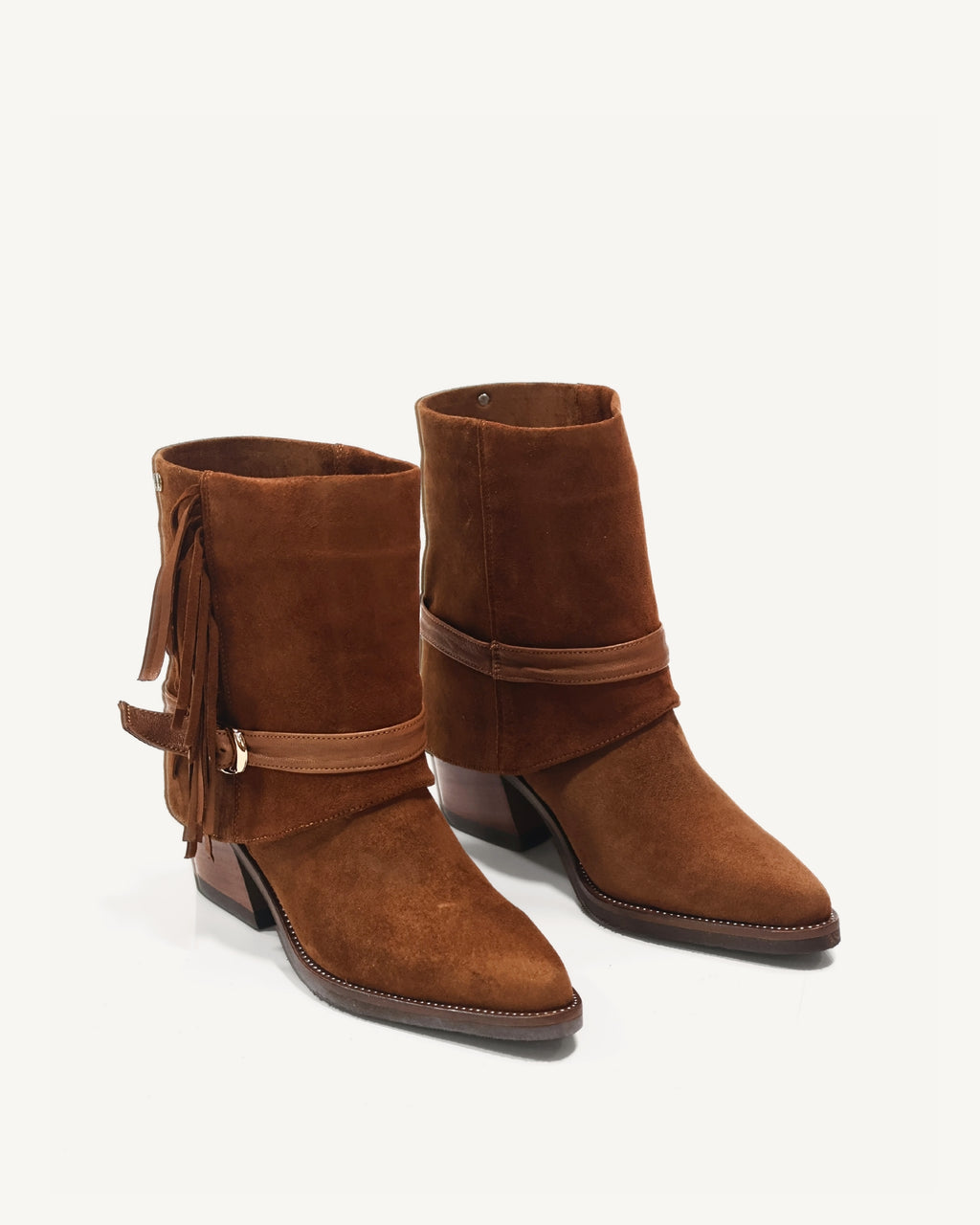 Botines en Doble Capa de Cuero Gamuza con Flecos y Correa Alina Tabaco - Antonina