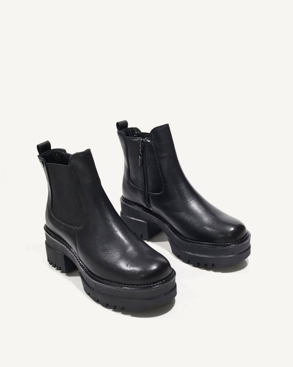 Botines en Cuero Amalia Negro