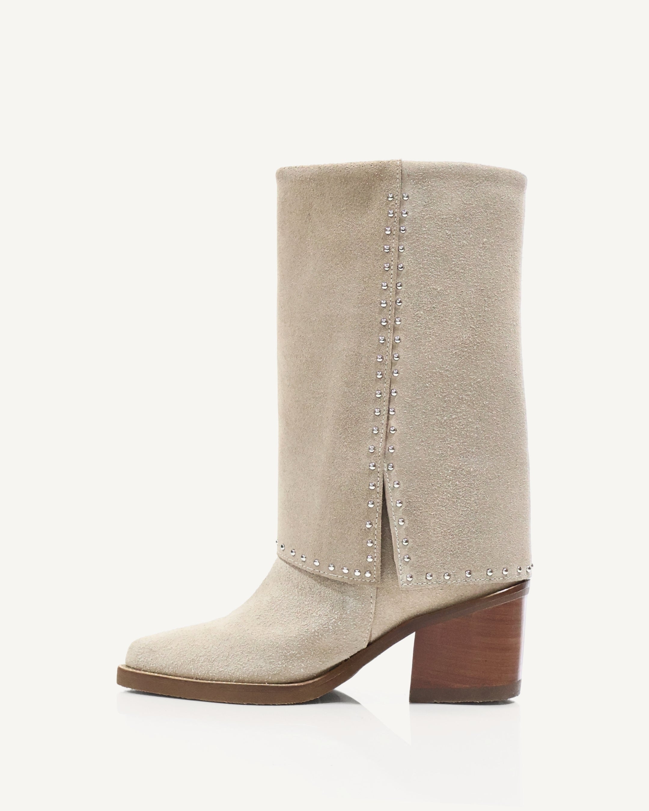 Botas Media Caña en Doble Capa de Cuero Carnaza con Taches Andorra Arena - Antonina