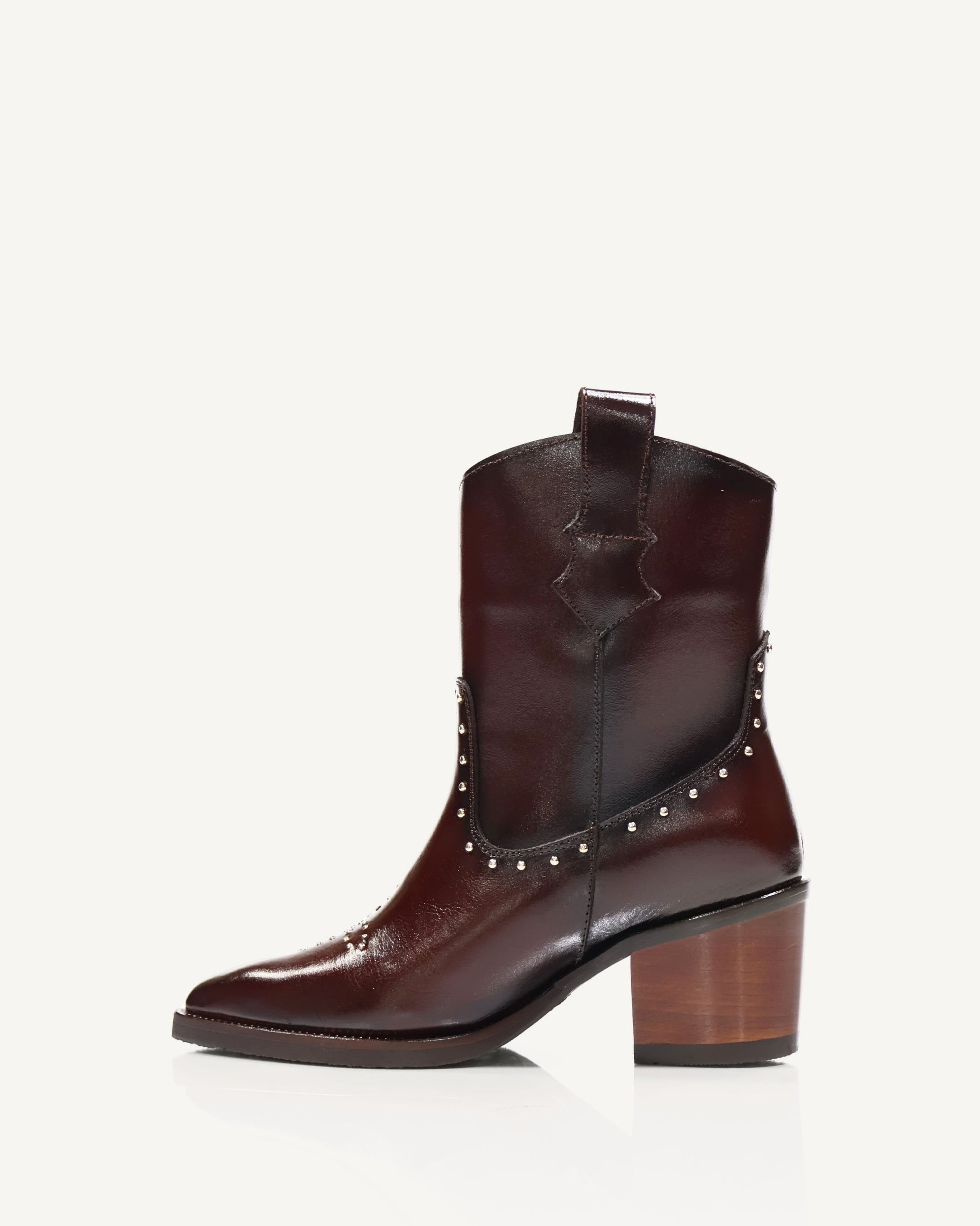 Botas Texanas en Cuero con Taches Aspa Sangría - Antonina