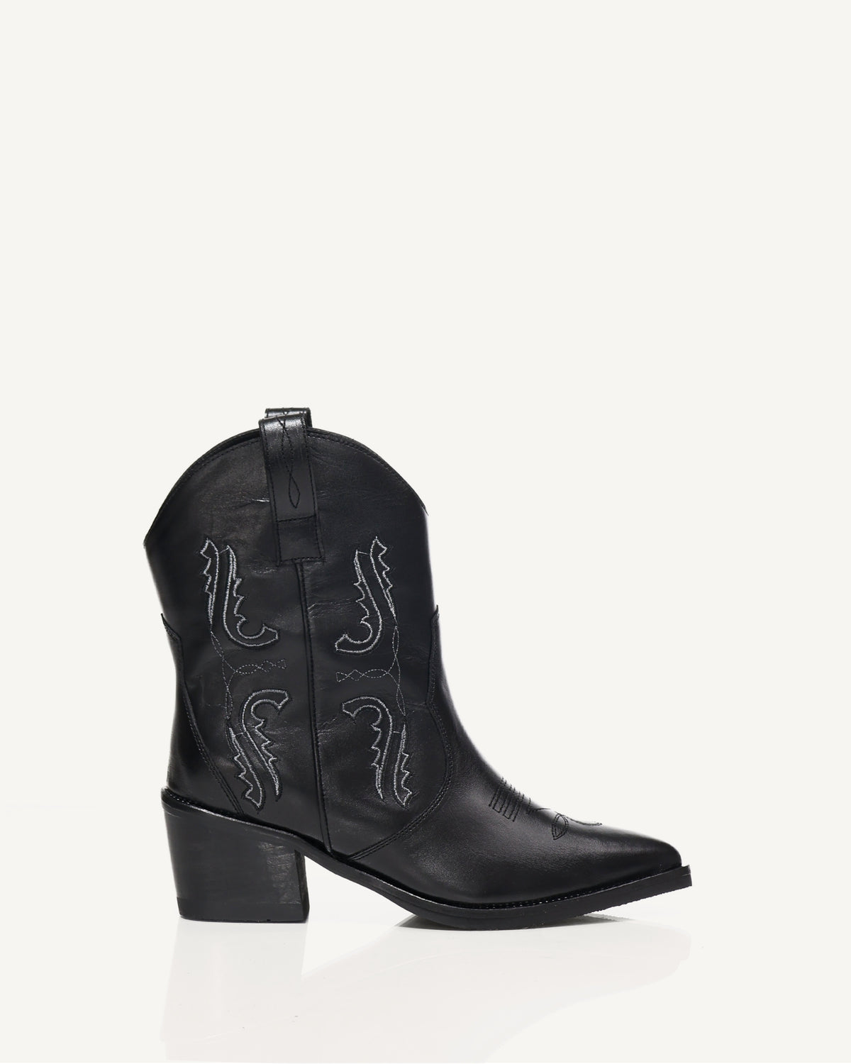 Botines Texanos con Bordado Austin Negro - Antonina