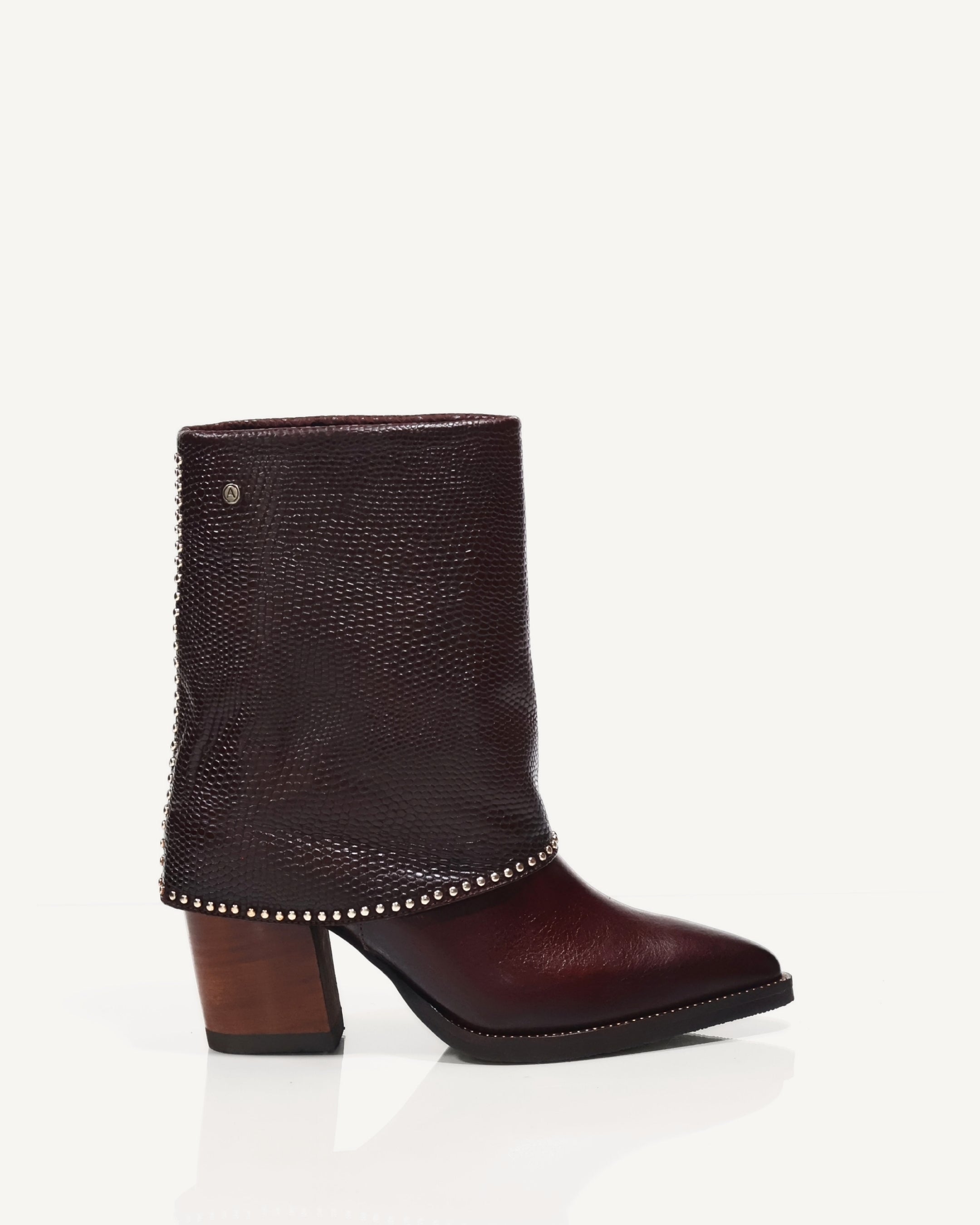 Botas en Doble Capa de Cuero con Taches Borgoña Vino - Antonina