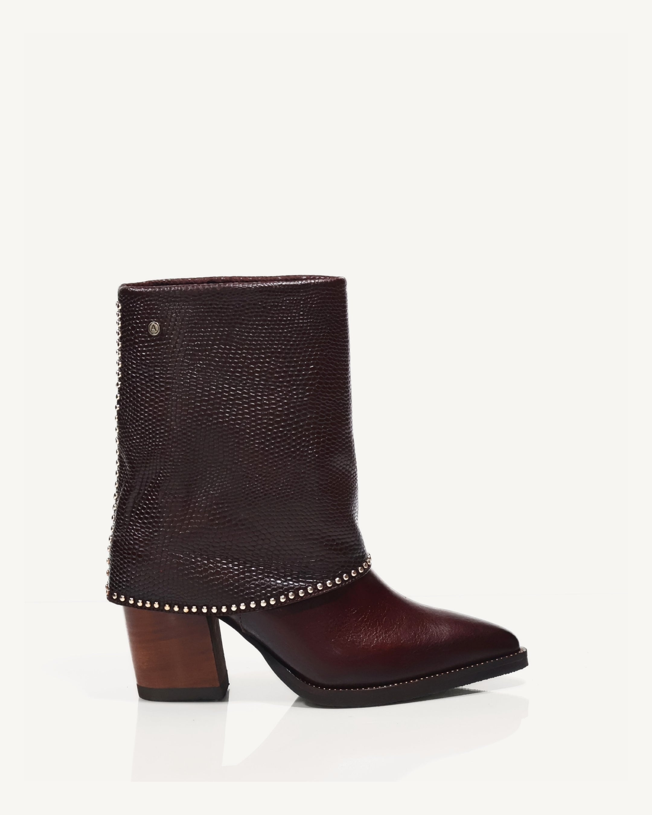 Botas en Doble Capa de Cuero con Taches Borgoña Vino - Antonina