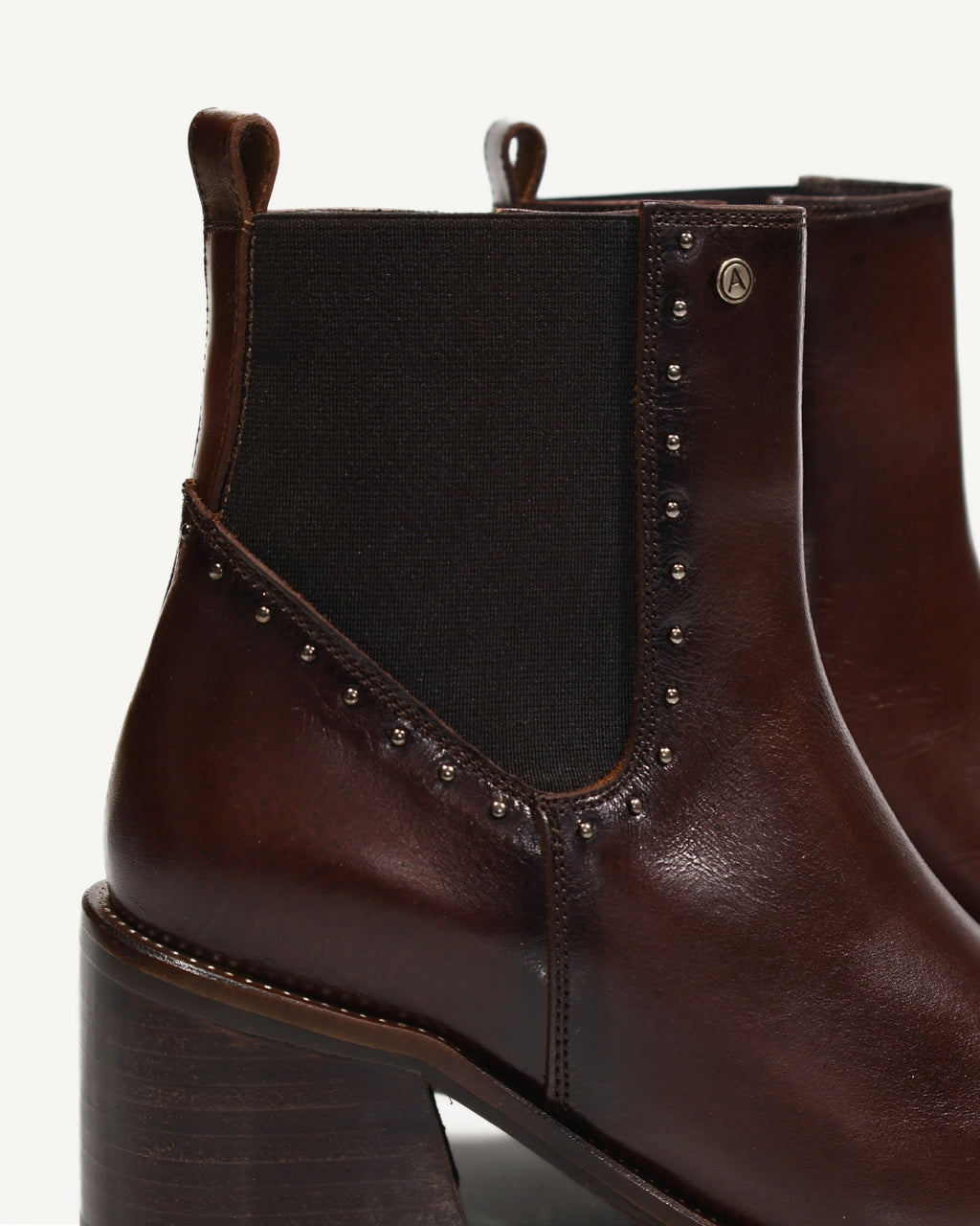 Botines en Cuero con Resorte Boston Coñac - Antonina