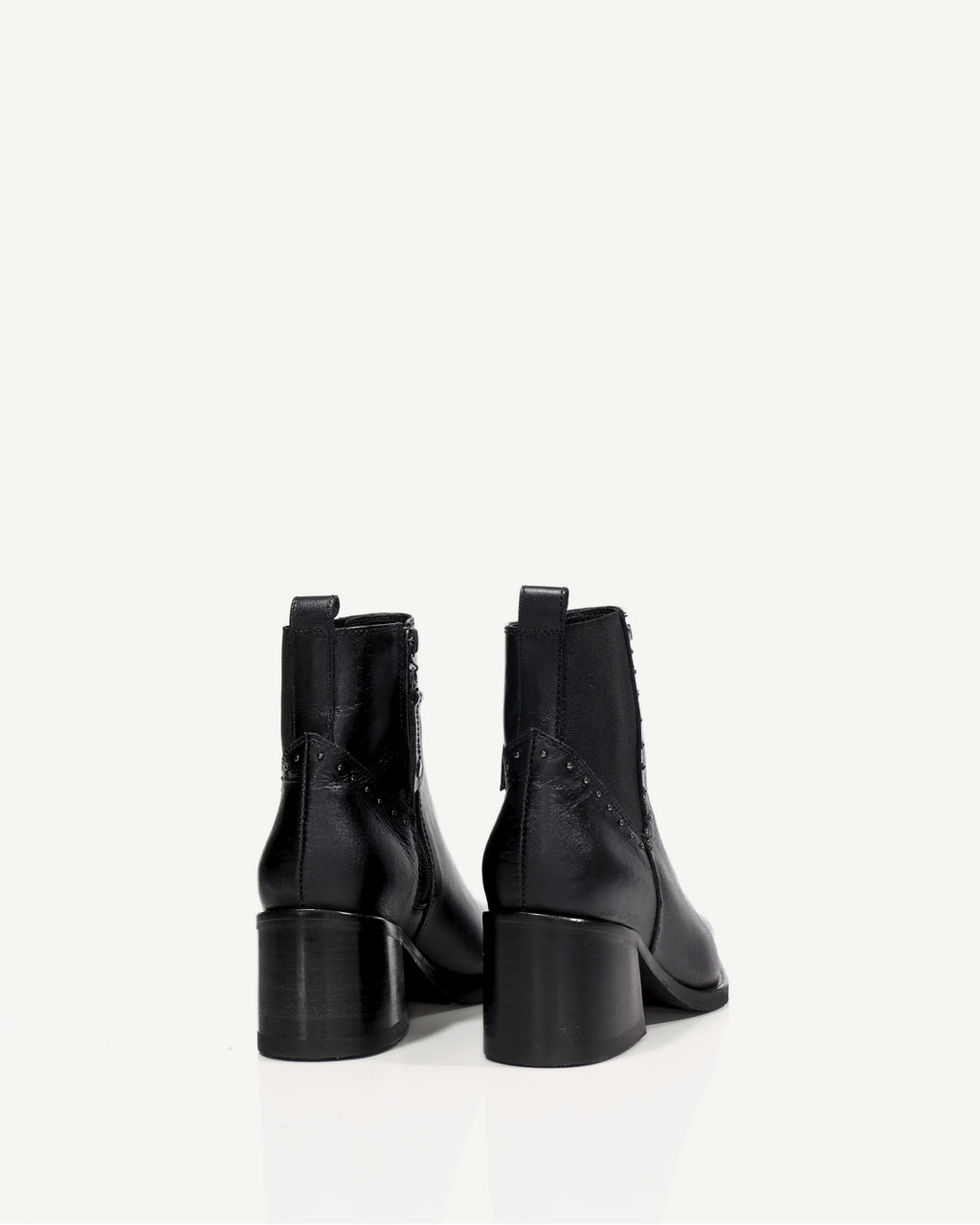Botines en Cuero con Resorte Boston Negro - Antonina