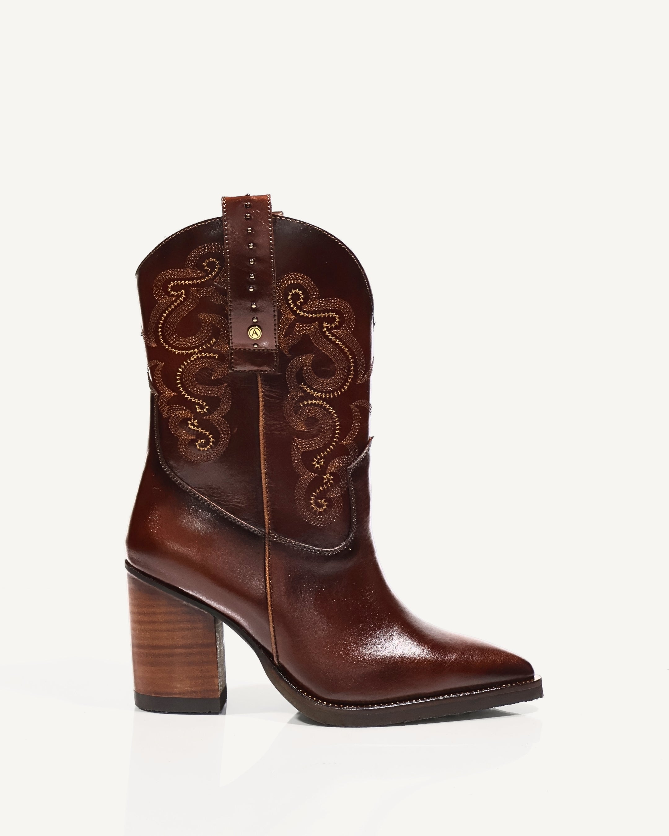 Botines Texanos en Cuero con Bordado Dallas Coñac - Antonina