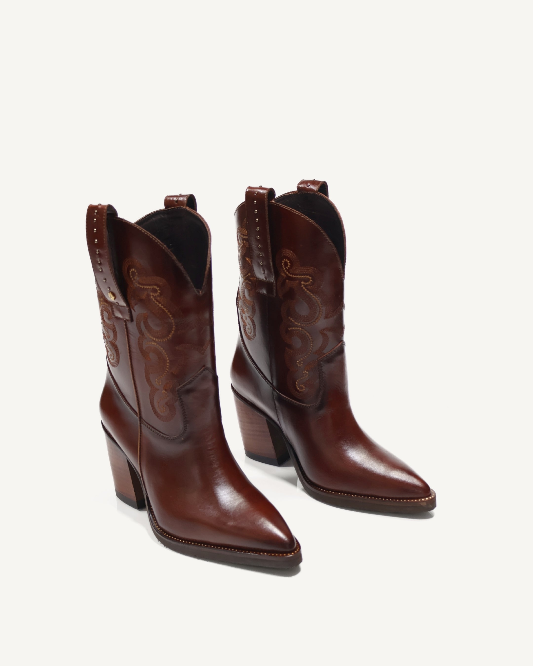 Botines Texanos en Cuero con Bordado Dallas Coñac - Antonina