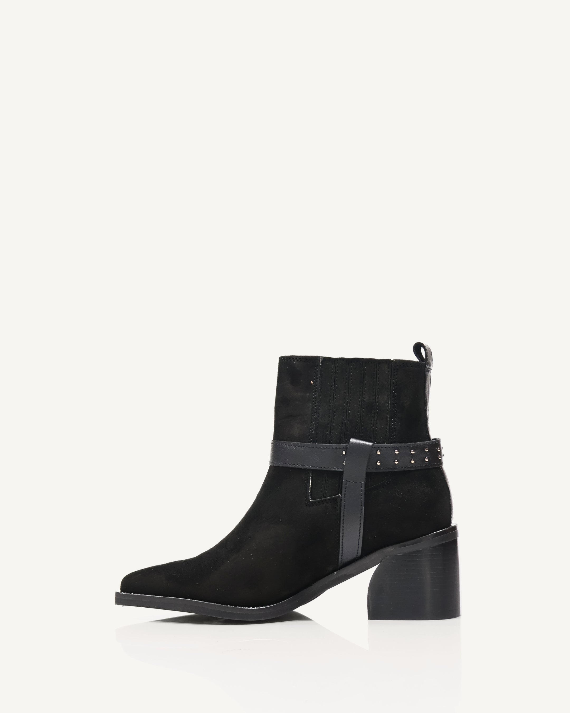 Botines en Cuero Gamuza Diana Negro - Antonina