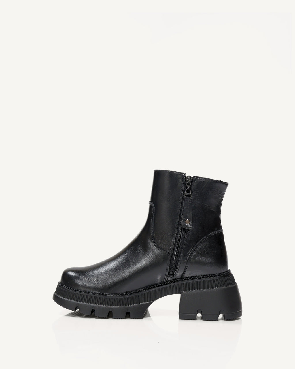 Botines en Cuero Gaby Negro