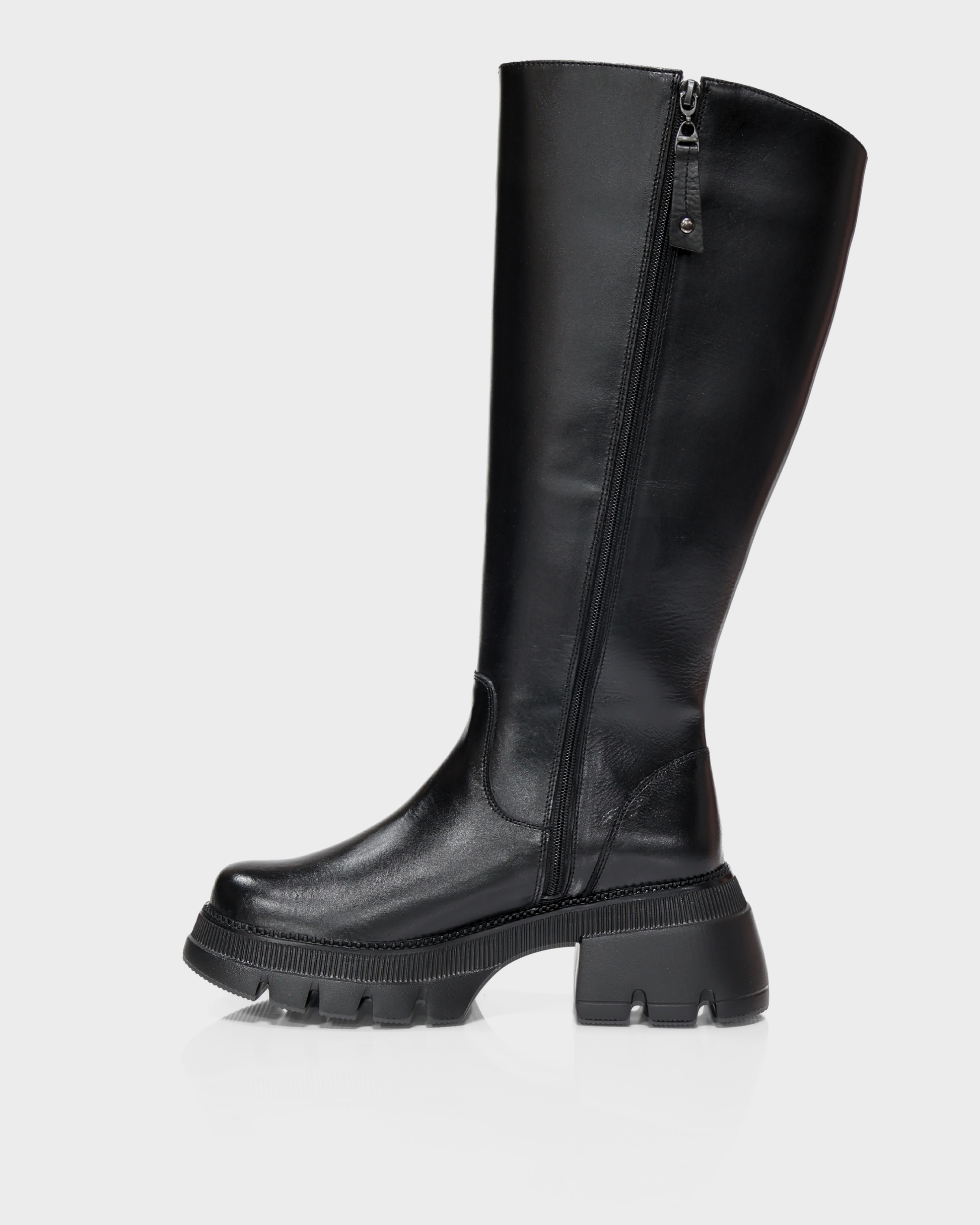 Botas Caña Larga en Cuero Gaby Negro