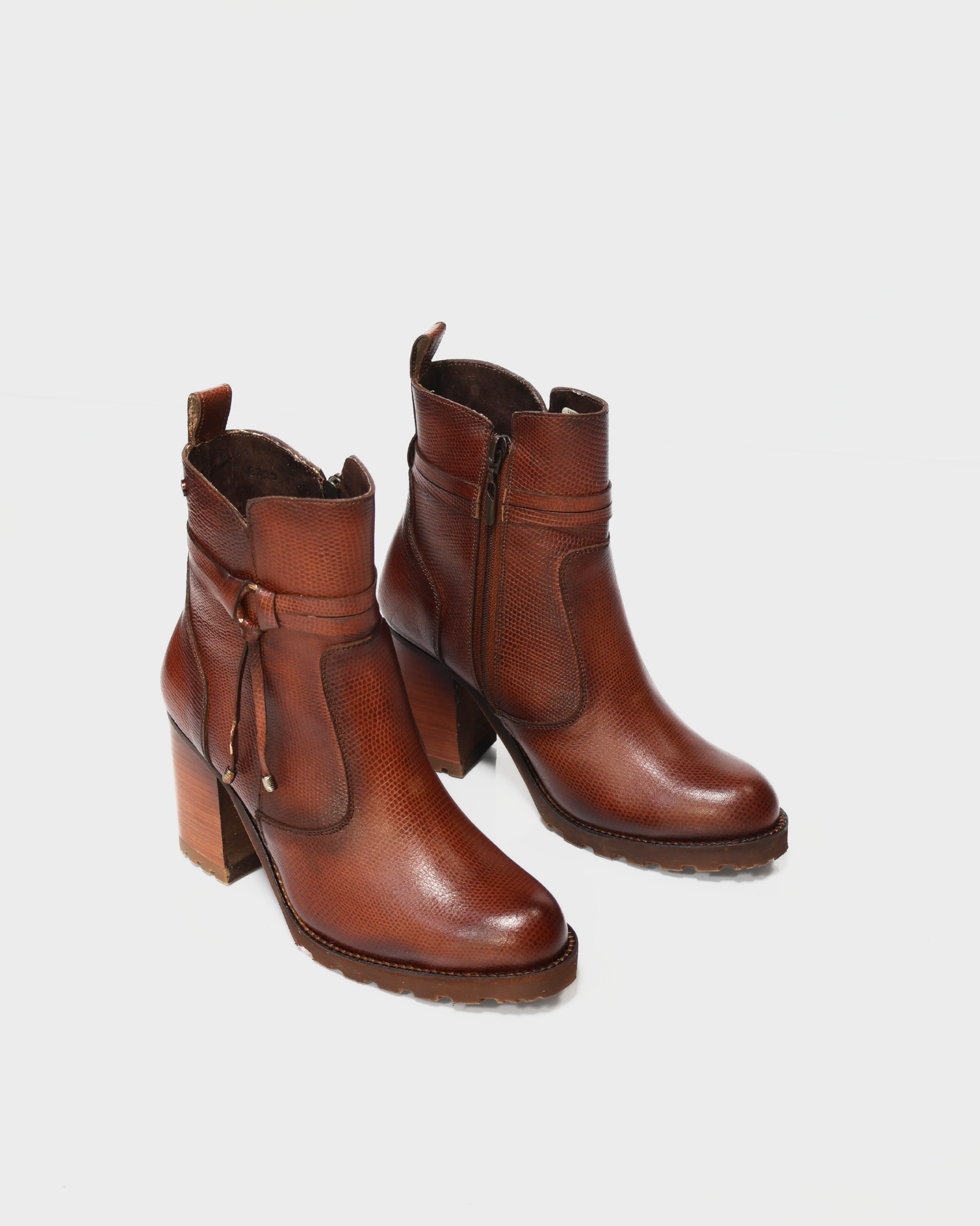 Botines en Cuero Jessica Miel