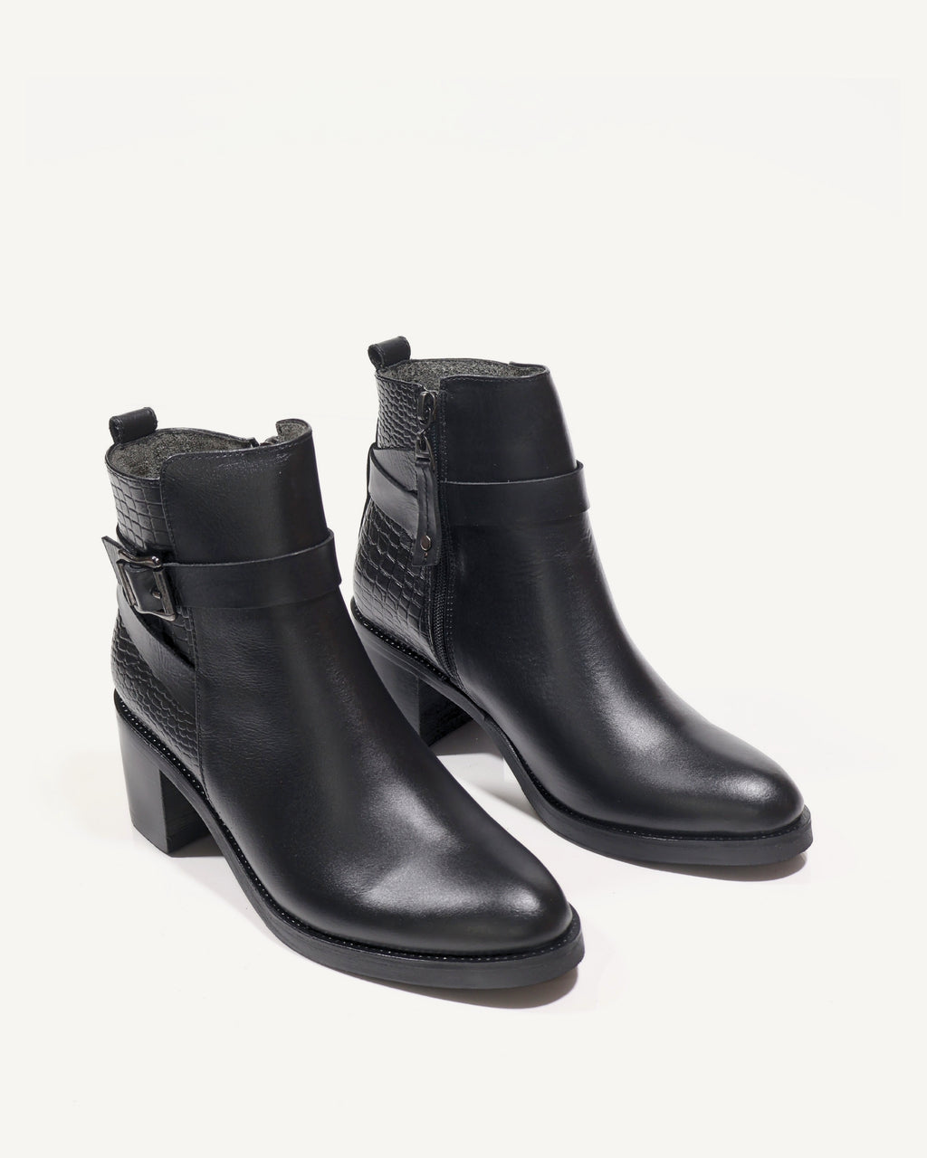 Botines en Cuero Julia Negro - Antonina