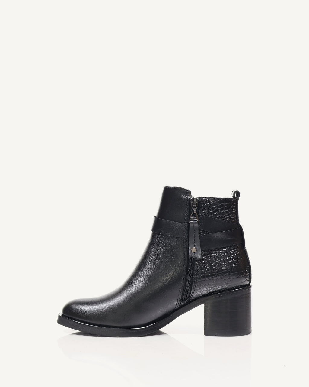 Botines en Cuero Julia Negro - Antonina