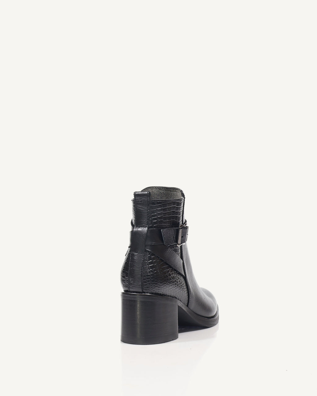 Botines en Cuero Julia Negro - Antonina