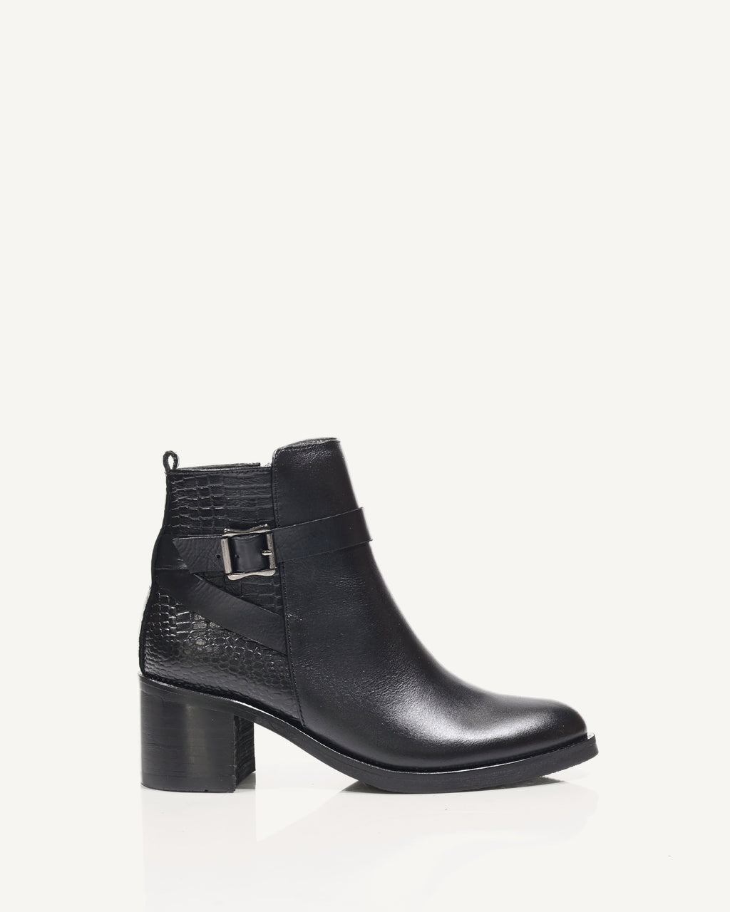 Botines en Cuero Julia Negro - Antonina
