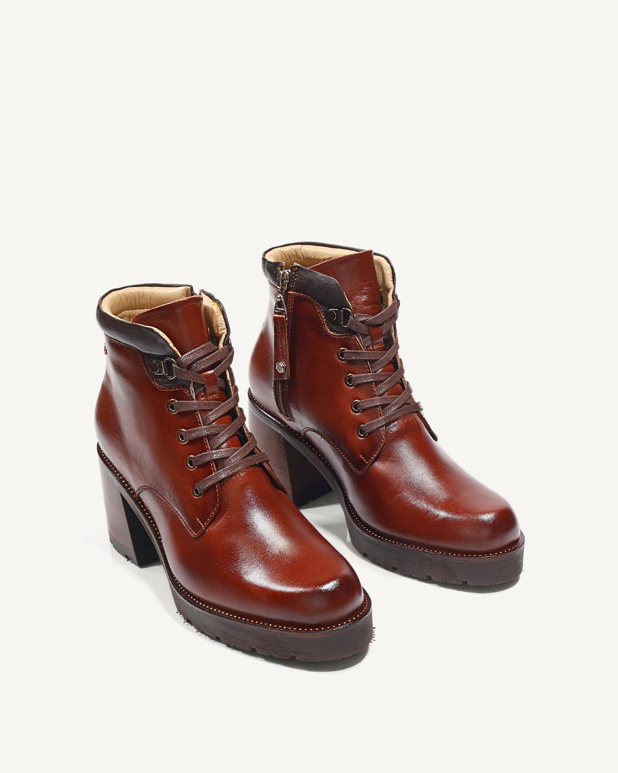 Botines en Cuero de Amarrar Lima Miel