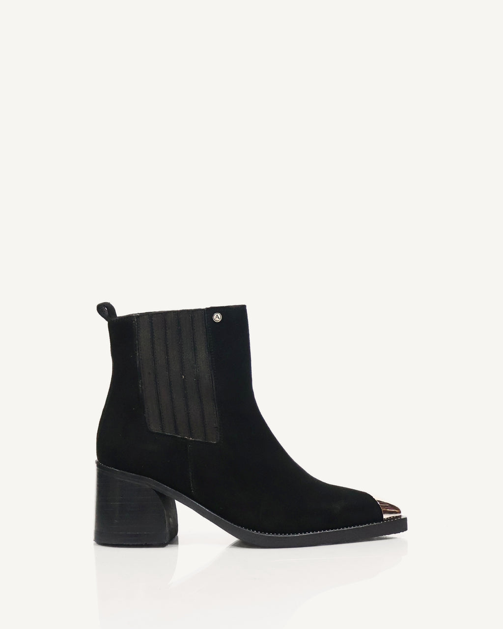 Botines en Cuero Gamuza con Puntera Milano Negro - Antonina