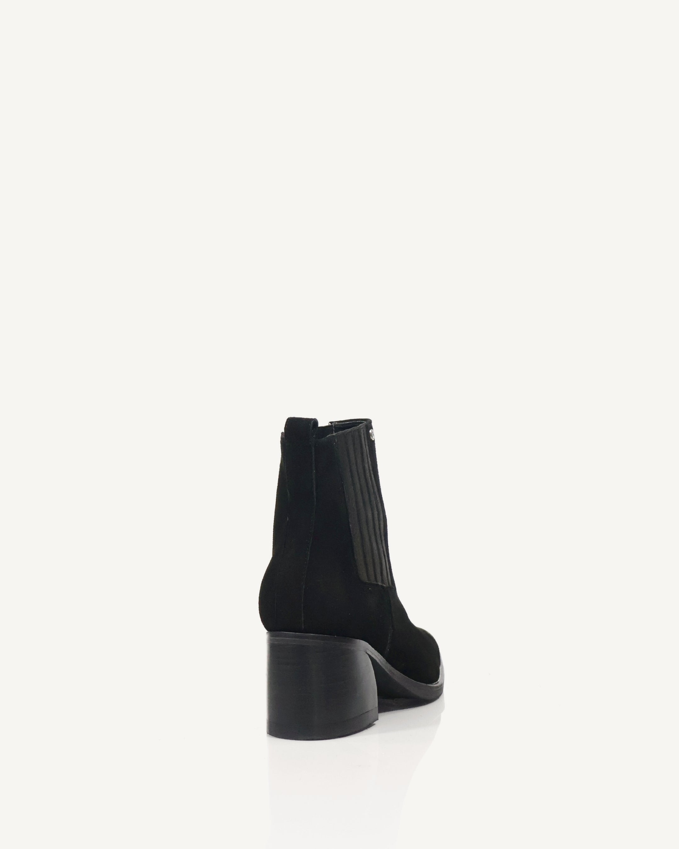 Botines en Cuero Gamuza con Puntera Milano Negro - Antonina
