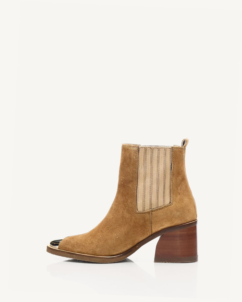 Botines en Cuero Gamuza con Puntera Milano Almendra - Antonina