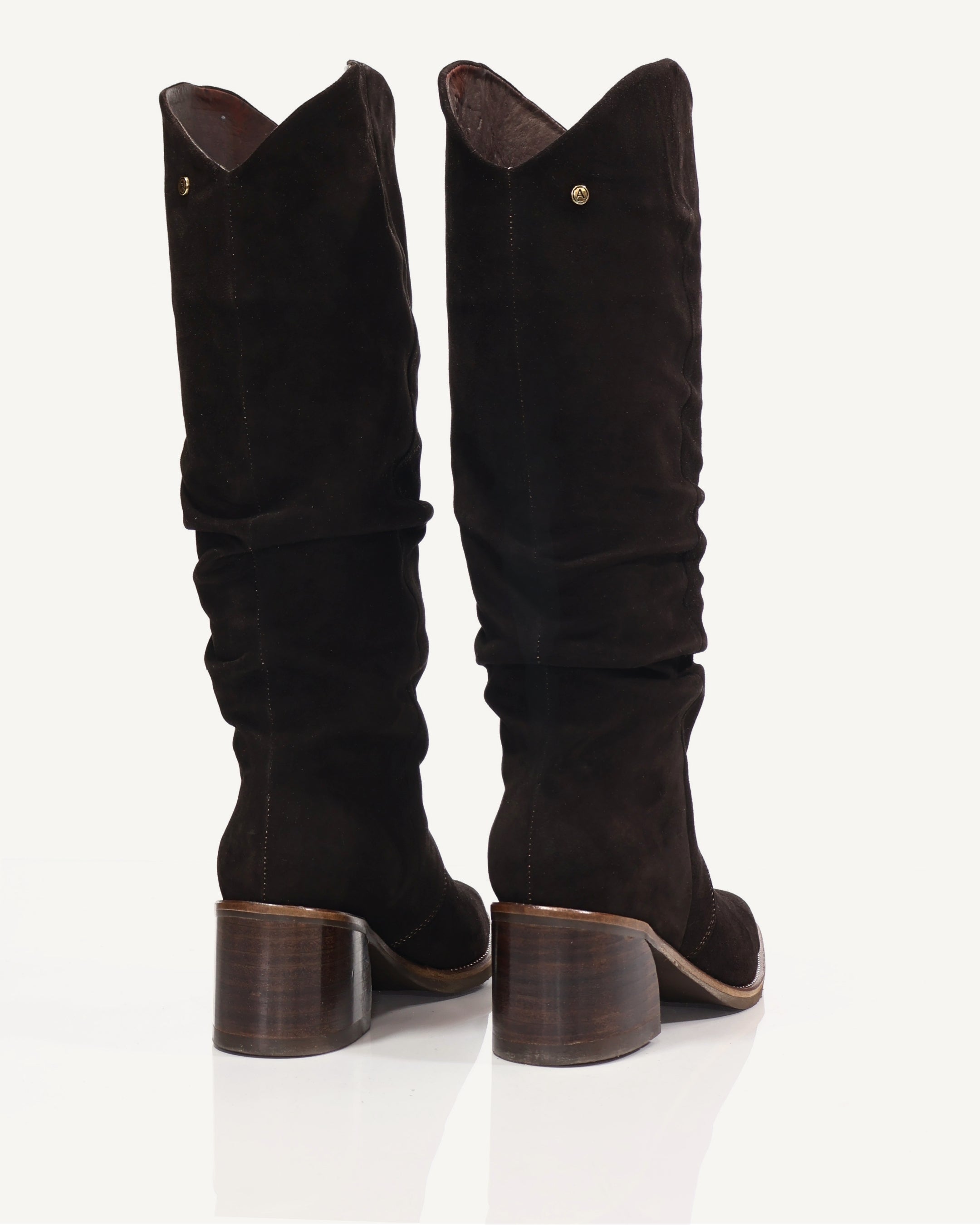 Botas en Cuero Ante con Efecto Slouchy y Silueta Texana Oana Chocolate - Antonina