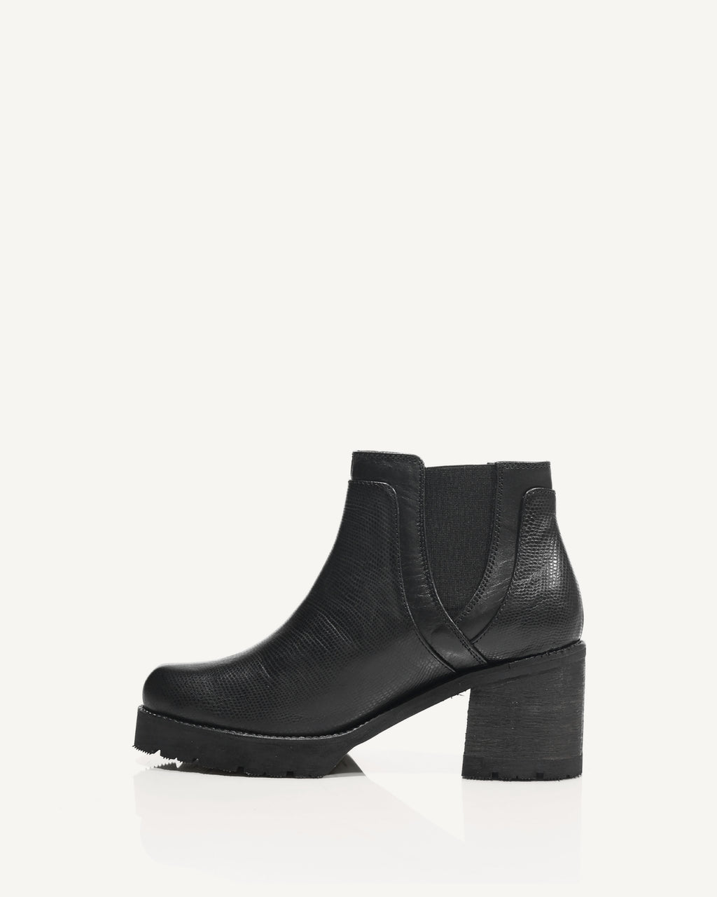 Botines en Cuero Texturizado con Resorte Pier Negro - Antonina