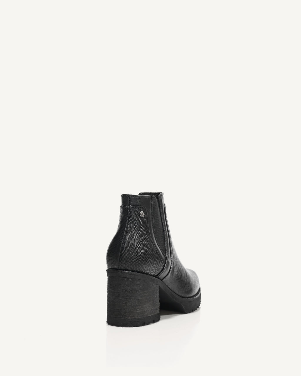 Botines en Cuero Texturizado con Resorte Pier Negro - Antonina