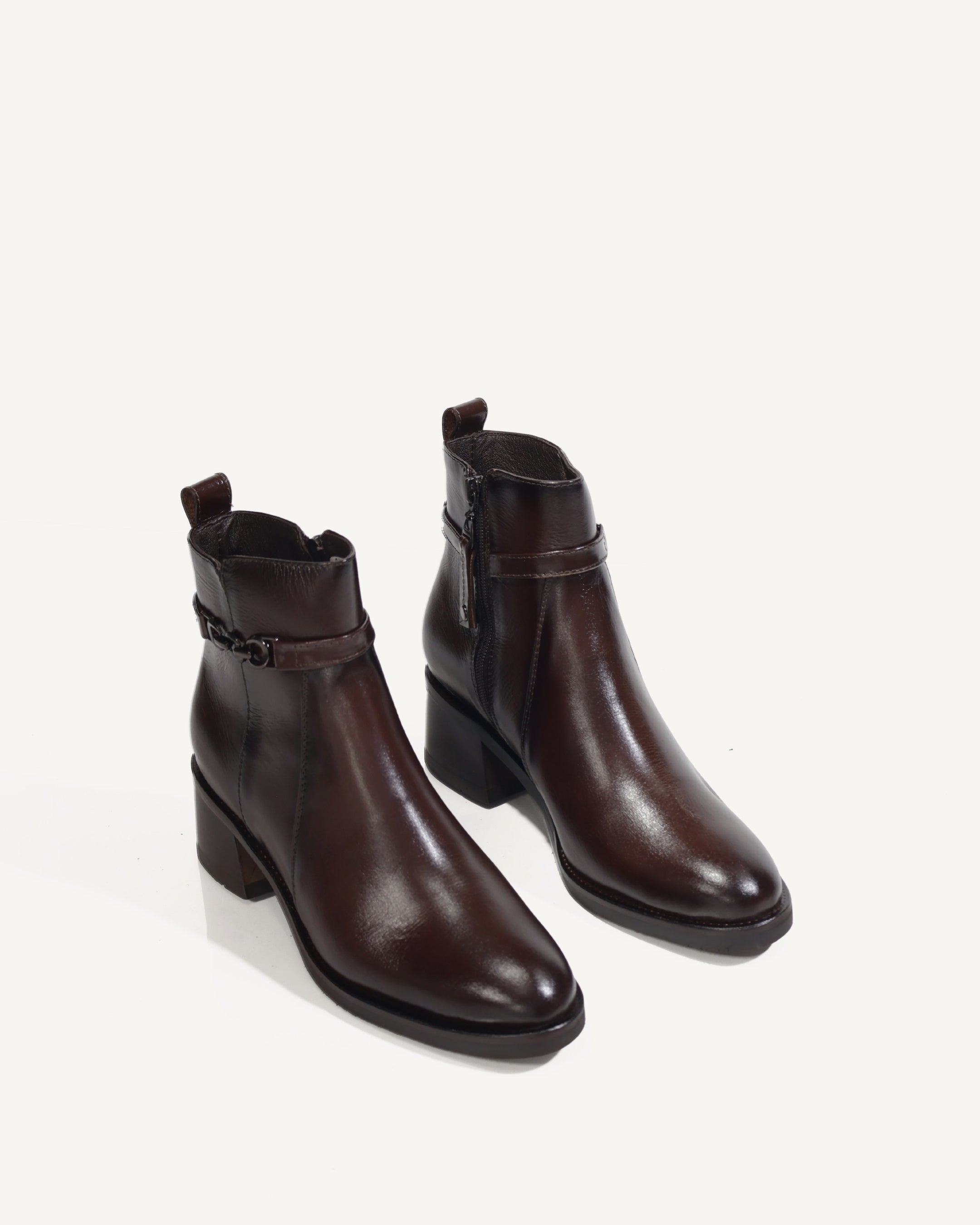 Botines en Cuero con Herraje Quito Coñac - Antonina