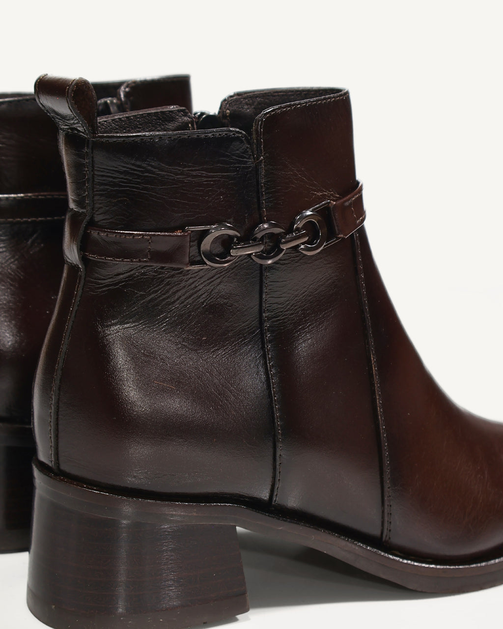 Botines en Cuero con Herraje Quito Coñac - Antonina