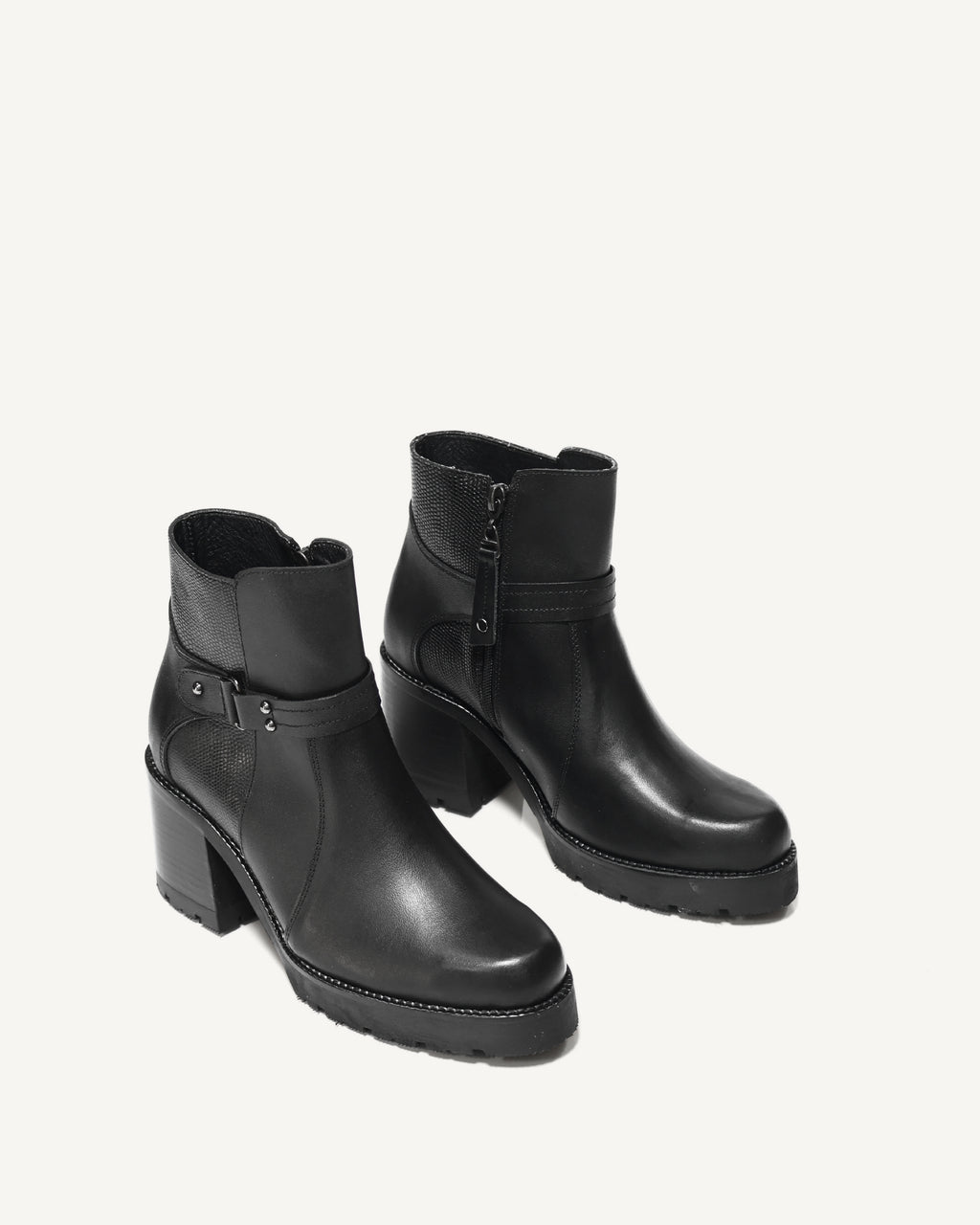 Botines en Cuero Ramona Negro - Antonina