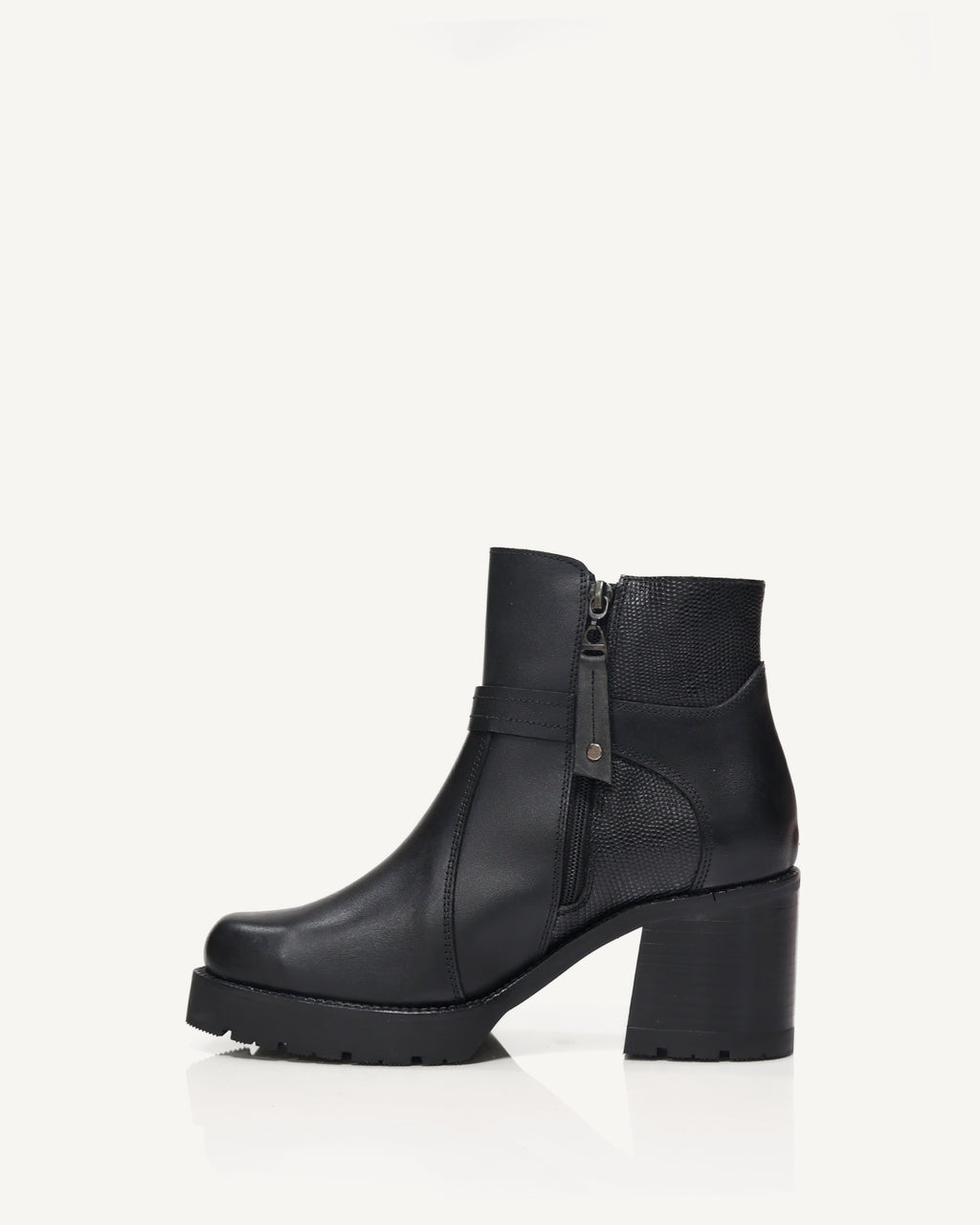 Botines en Cuero Ramona Negro - Antonina