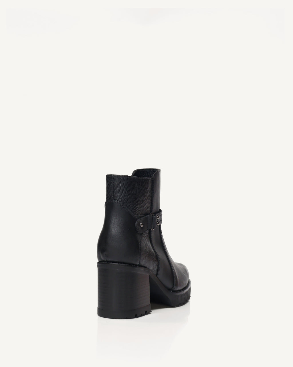 Botines en Cuero Ramona Negro - Antonina