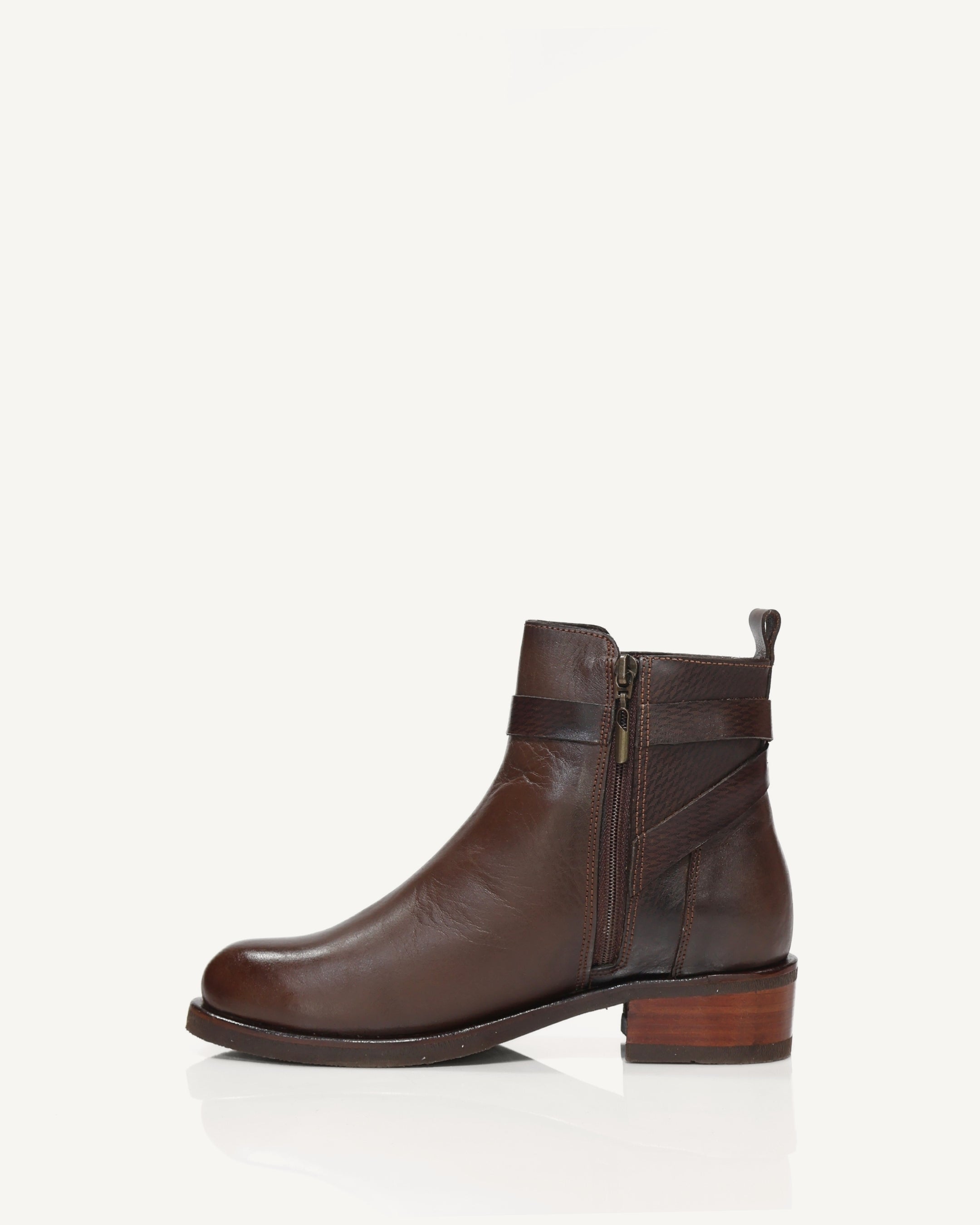 Botines en Cuero con Herraje de Lujo Roma Café - Antonina