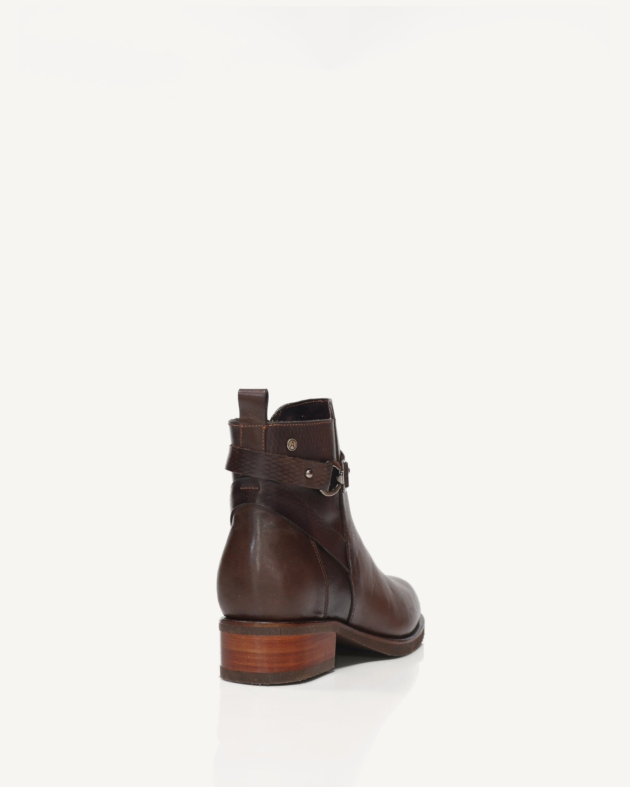 Botines en Cuero con Herraje de Lujo Roma Café - Antonina