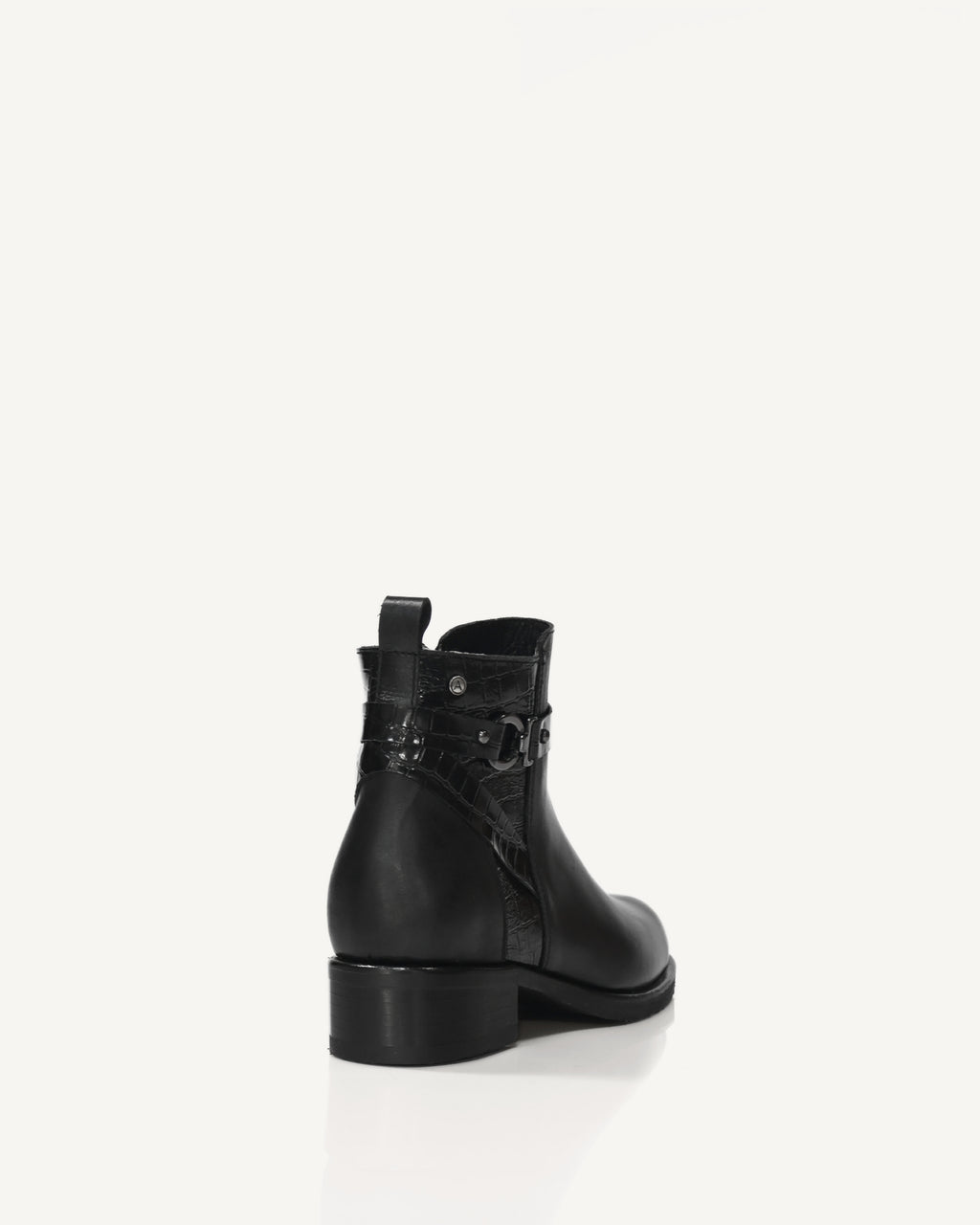 Botines en Cuero con Herraje de Lujo Roma Negro - Antonina