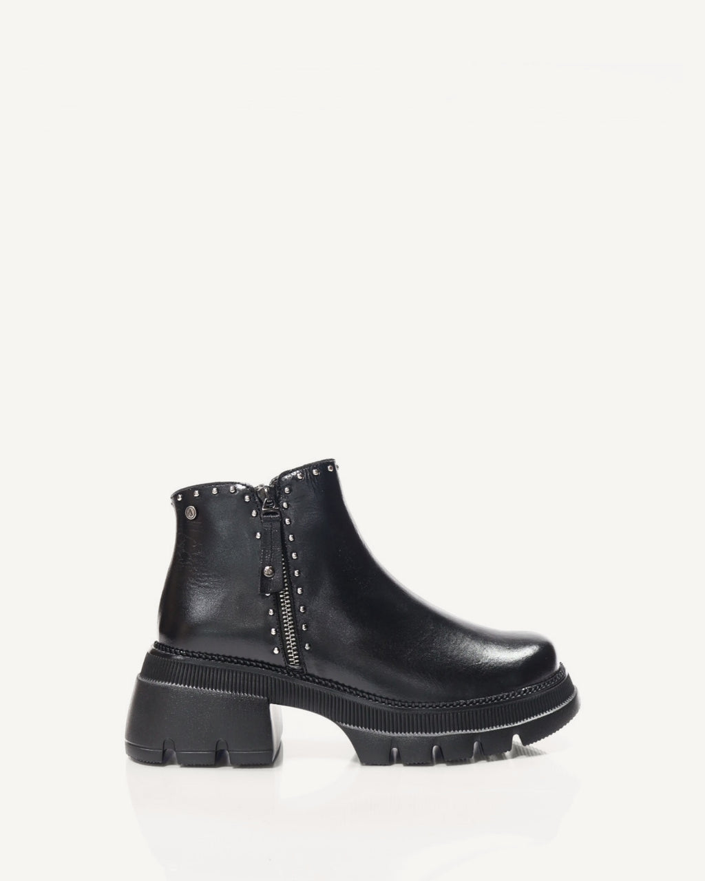 Botines en Cuero Sofía Negro