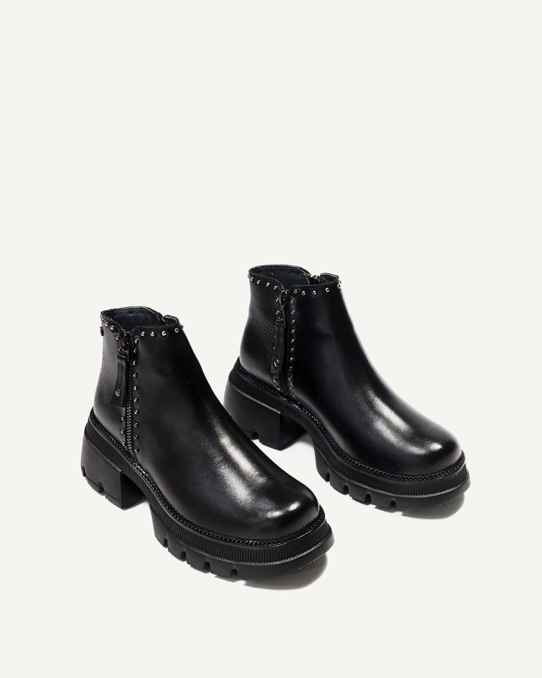 Botines en Cuero Sofía Negro