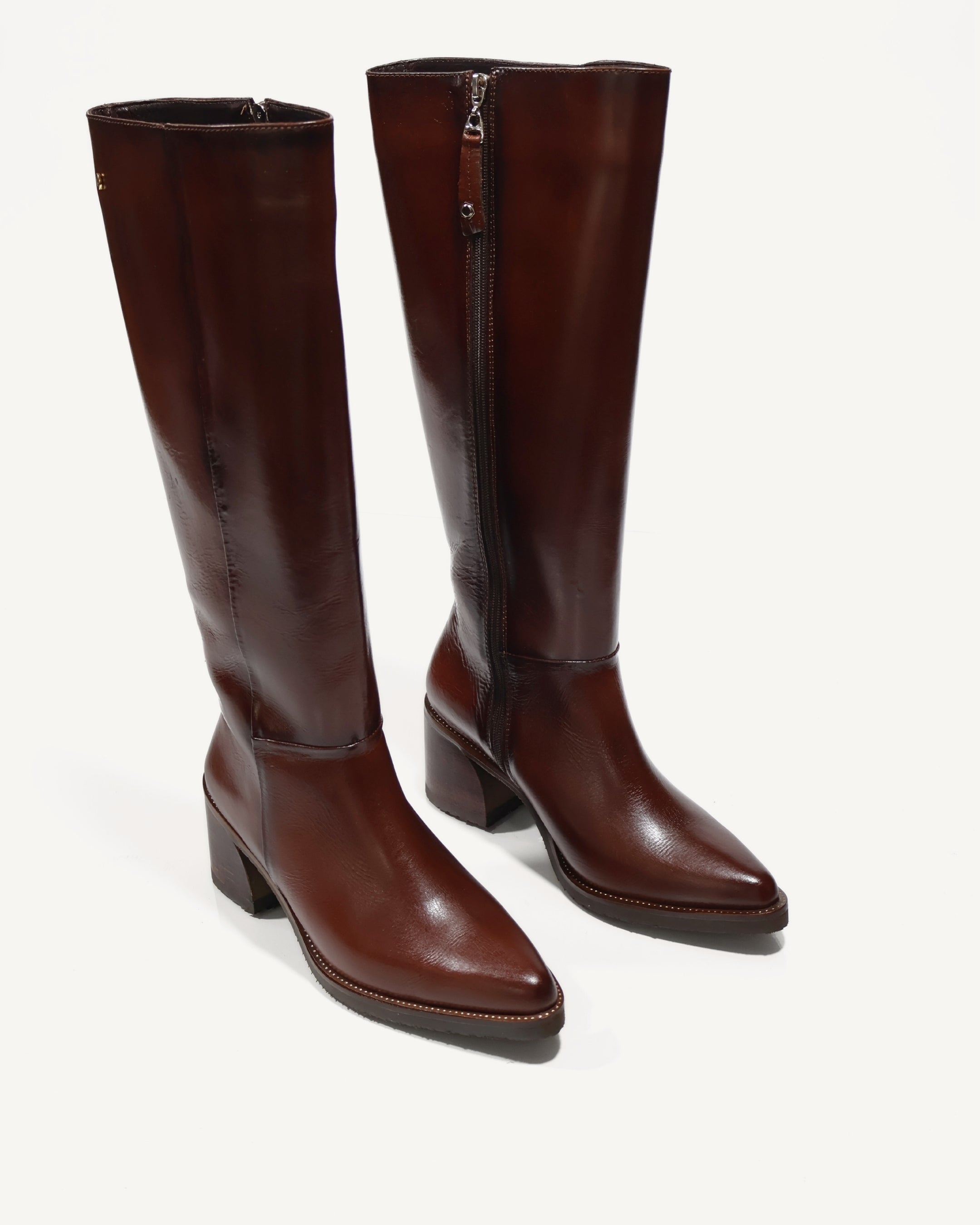 Botas Caña Alta en Cuero Vania Sangría - Antonina