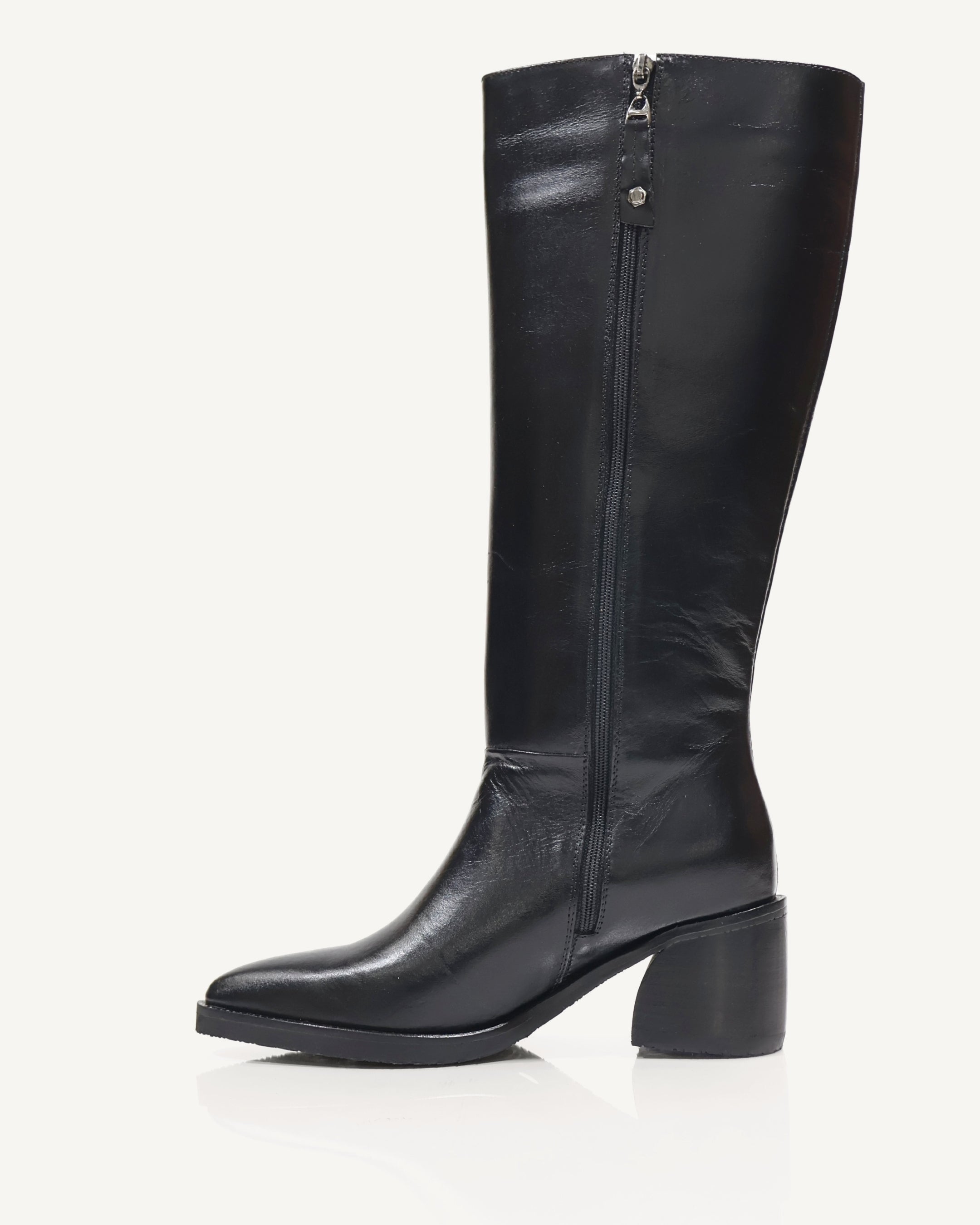 Botas Caña Alta en Cuero Vania Negro - Antonina