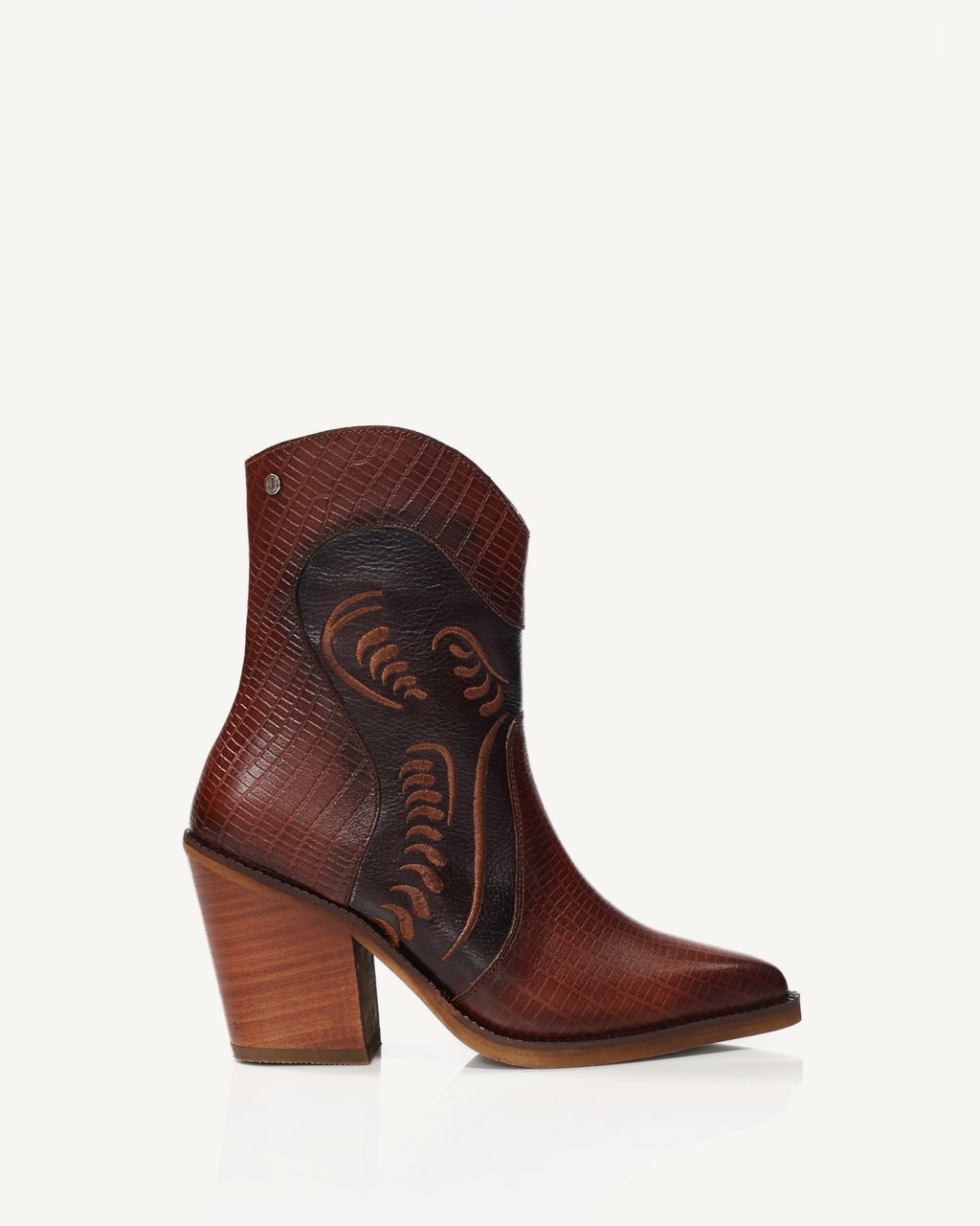 Botines Texanos en Cuero con Bordado Villanueva Coñac - Antonina