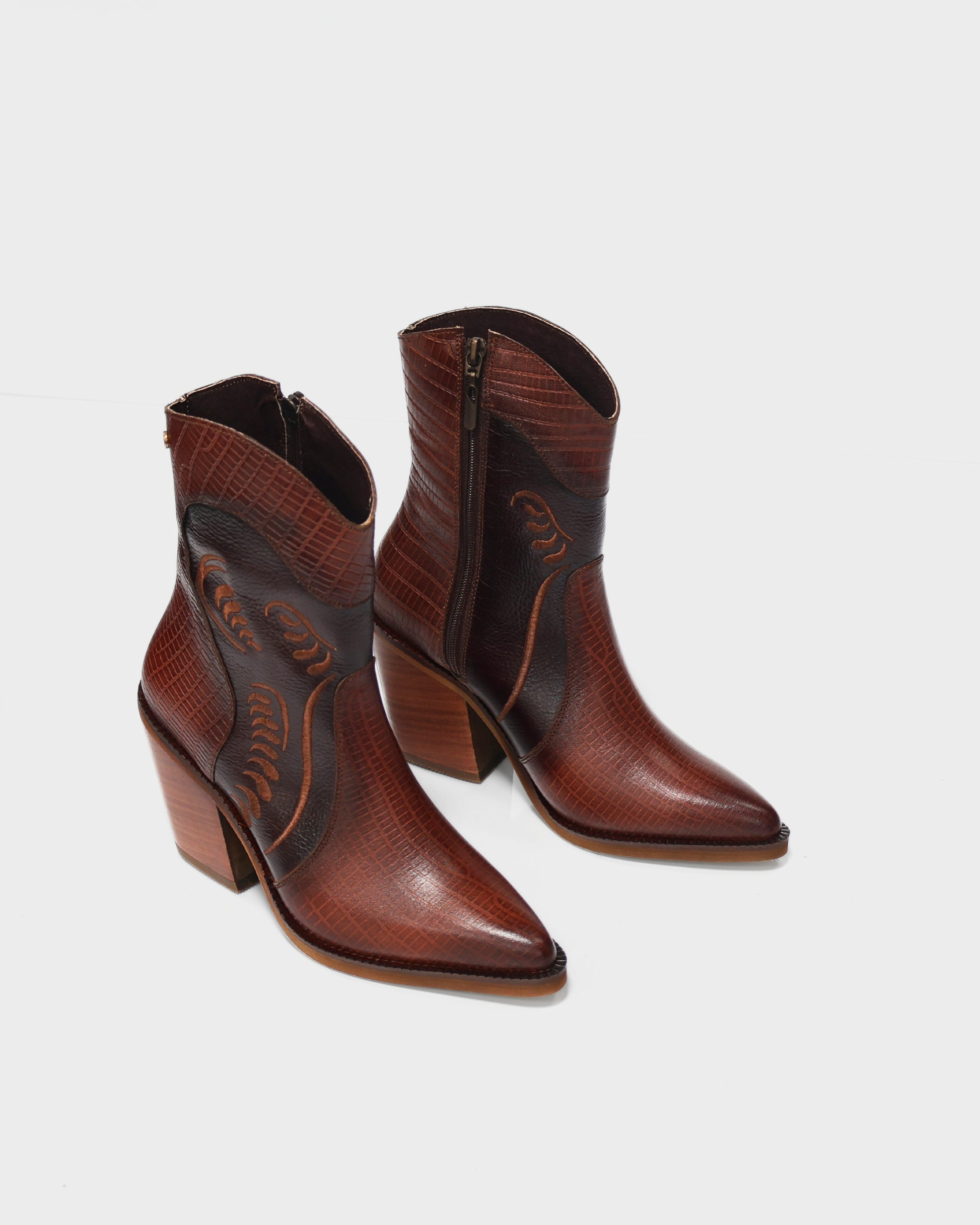 Botines Texanos en Cuero Villanueva Coñac