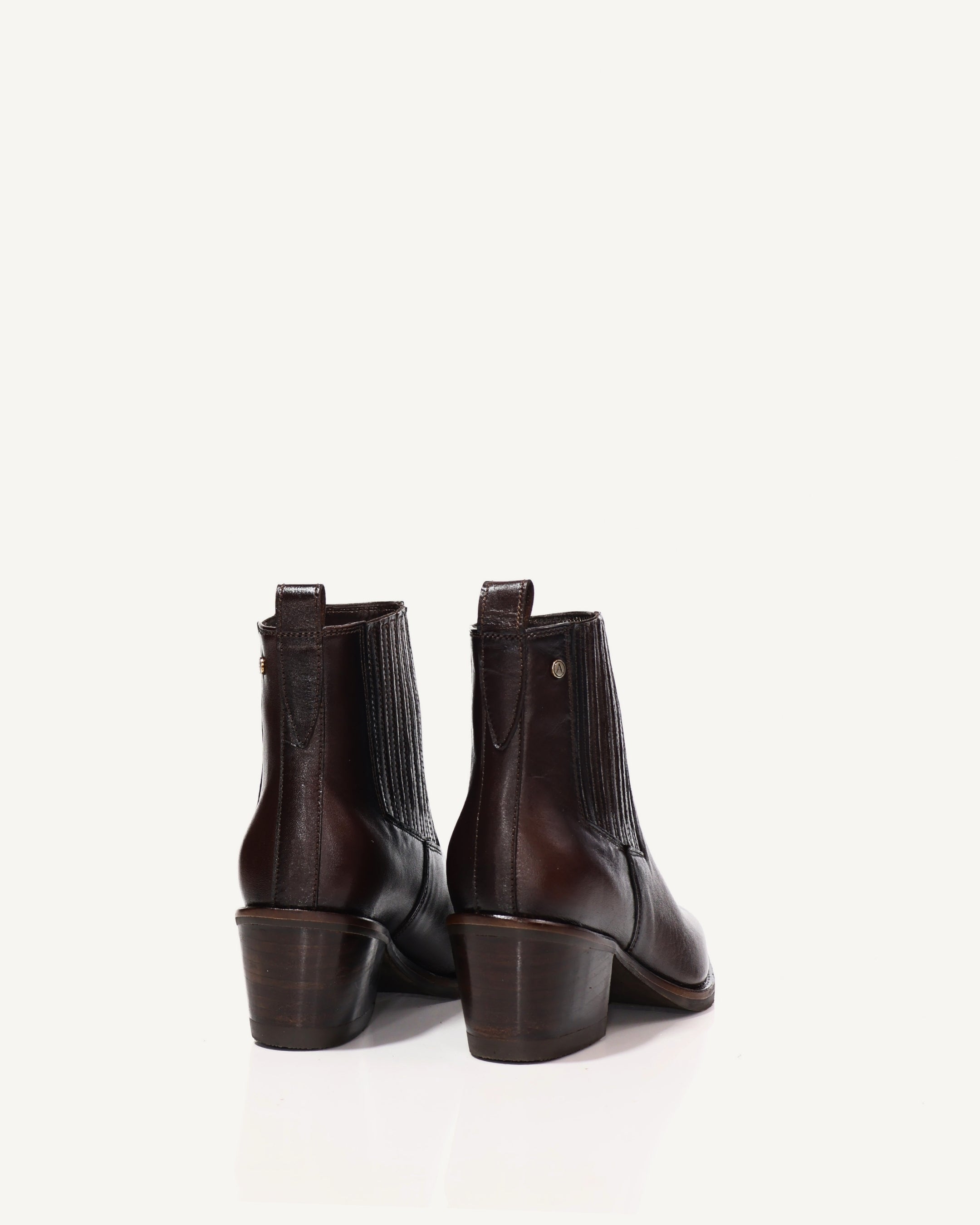 Botines en Cuero con Resorte Cubierto en Cuero Luna Coñac - Antonina