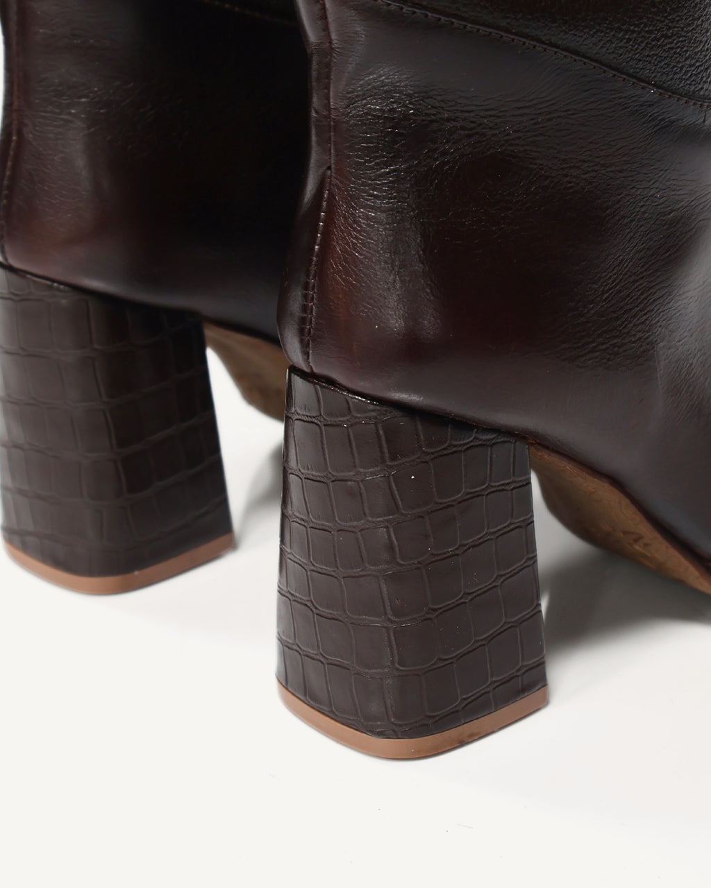 Botas Cosacas Caña Alta en Cuero Oriana Café - Antonina