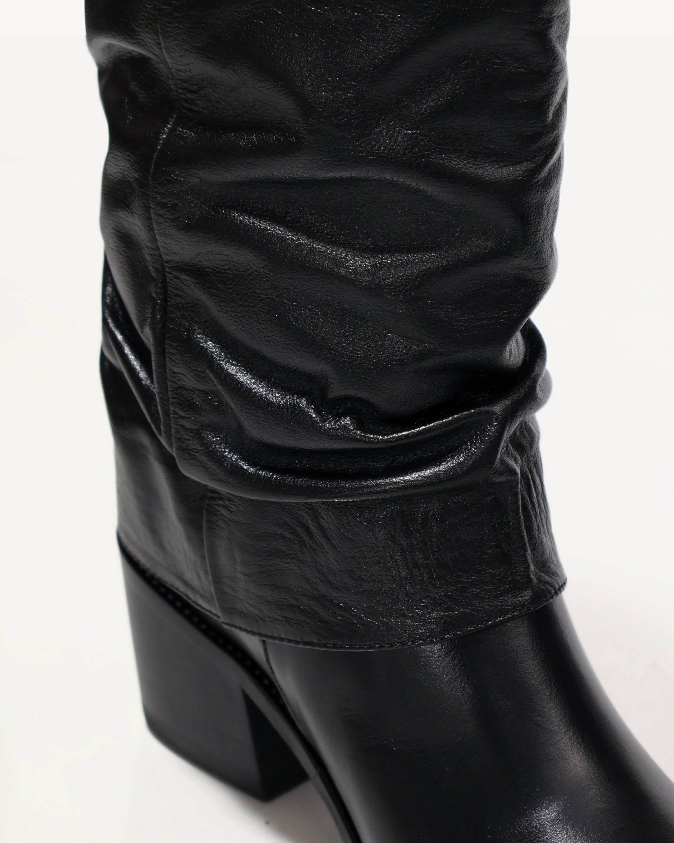 Botas Slouchy en Doble Capa de Cuero San Antonio Negro - Antonina