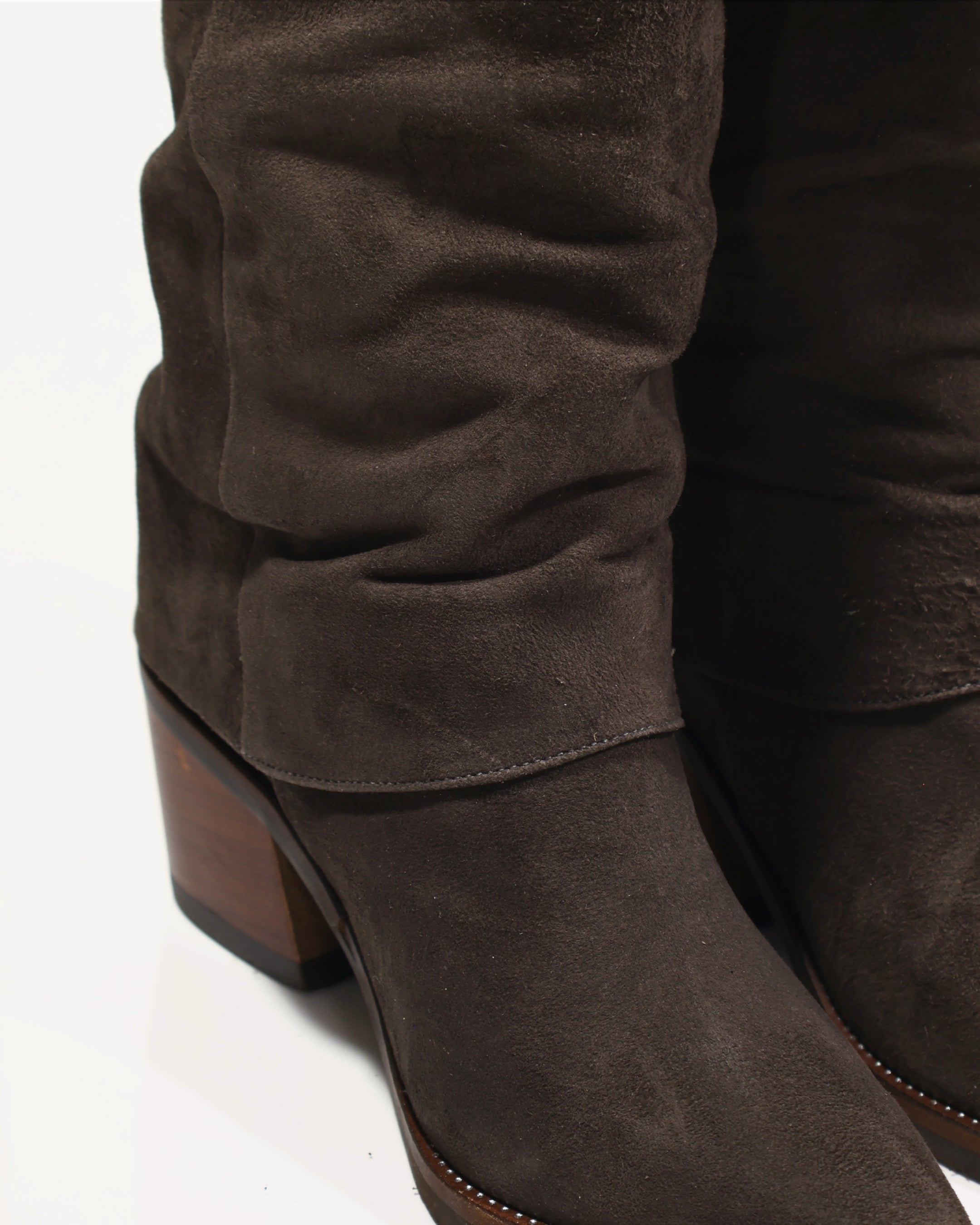 Botas Slouchy en Doble Capa de Cuero Ante San Antonio Taupé - Antonina